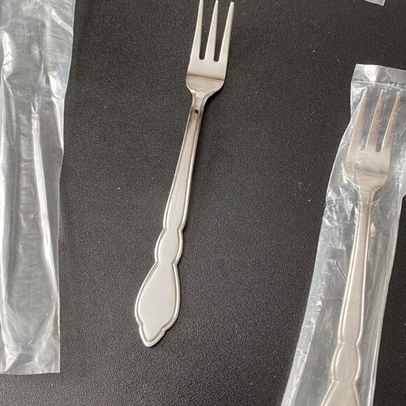 Lot of 6 COCKTAIL/SEAFOOD Vintage International Stainless Forks Korea New! - Picture 6 of 10